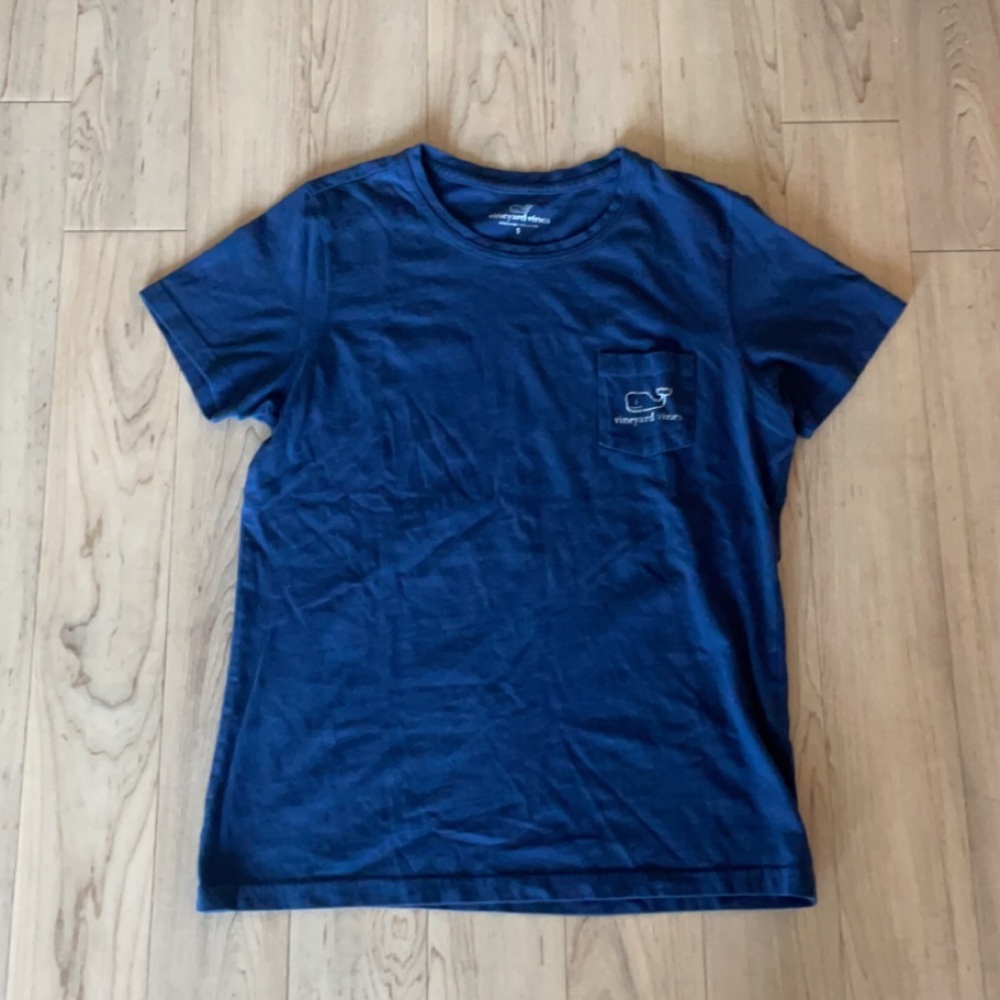 vineyard vines shirt size small